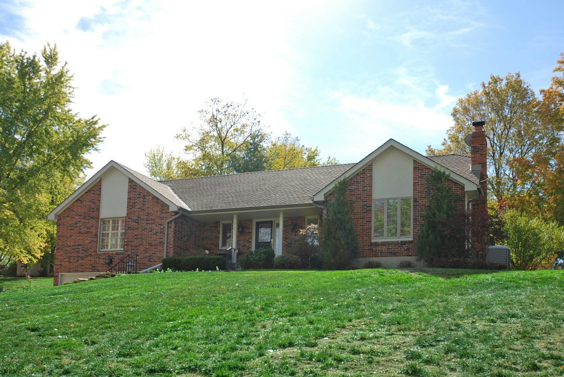 9807 NW 75 Terr, Weatherby Lake, MO 64152, Presented by Linda Cone, Weatherby Lake, Cone Team